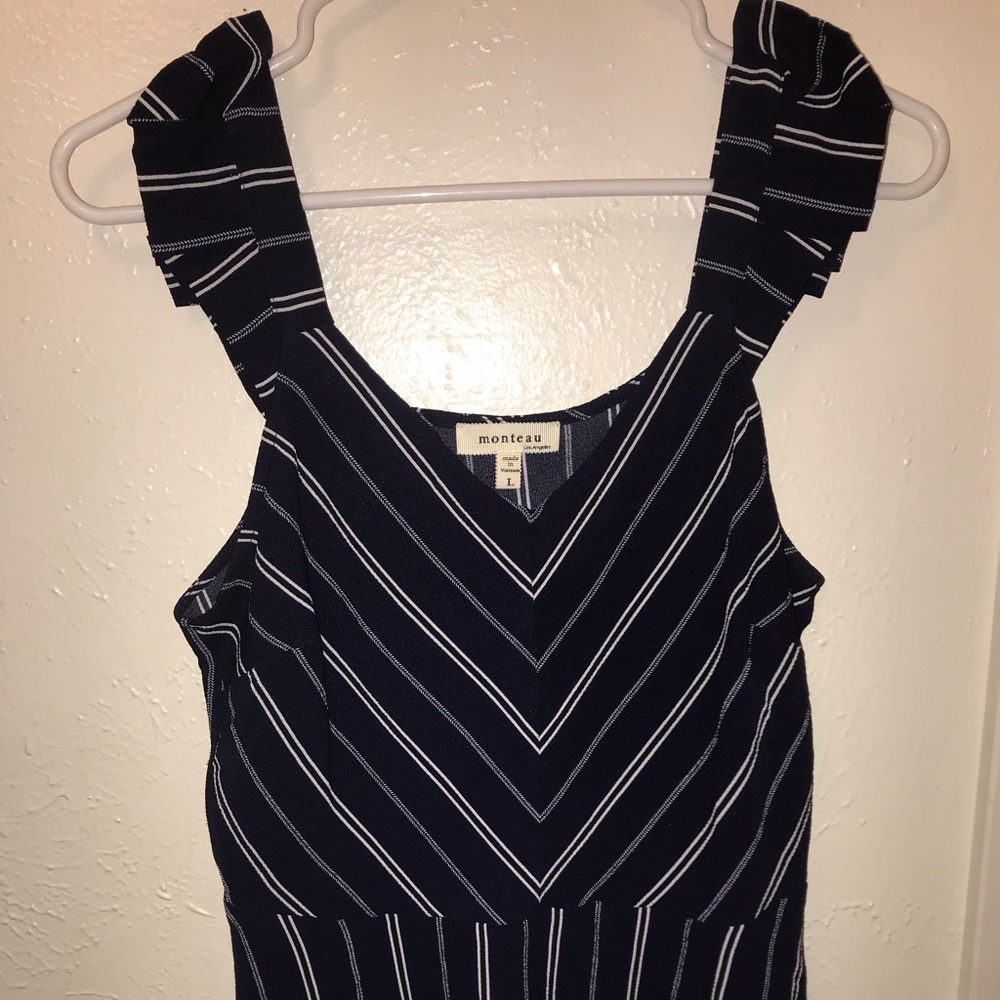 ✧navy and white striped top✧